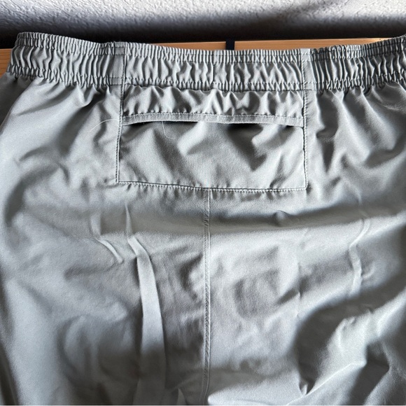 Nike Dri-FIT Challenger Woven Running Pants • Men’s M • Gray • Joggers - Picture 9 of 11